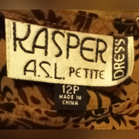 Lovely Tank Top by Kasper, Size 12 P - Picture 3 of 3